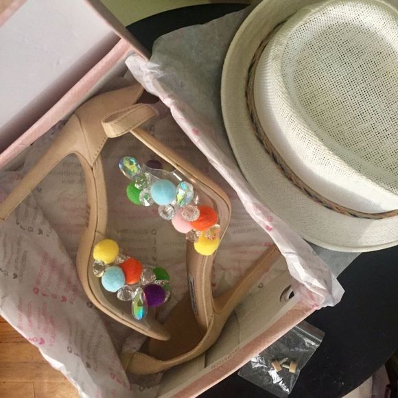 ❌ SOLD OUT❌ Cape Robbin Pom Pom Nude Strap Heels Size 8,5 & 10 New In Box - Picture 4 of 9